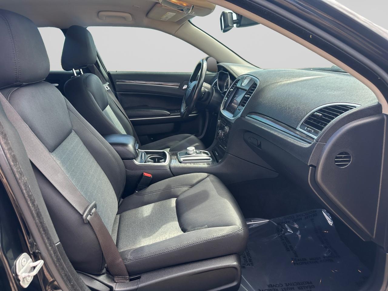 Chrysler 300 Touring 2021