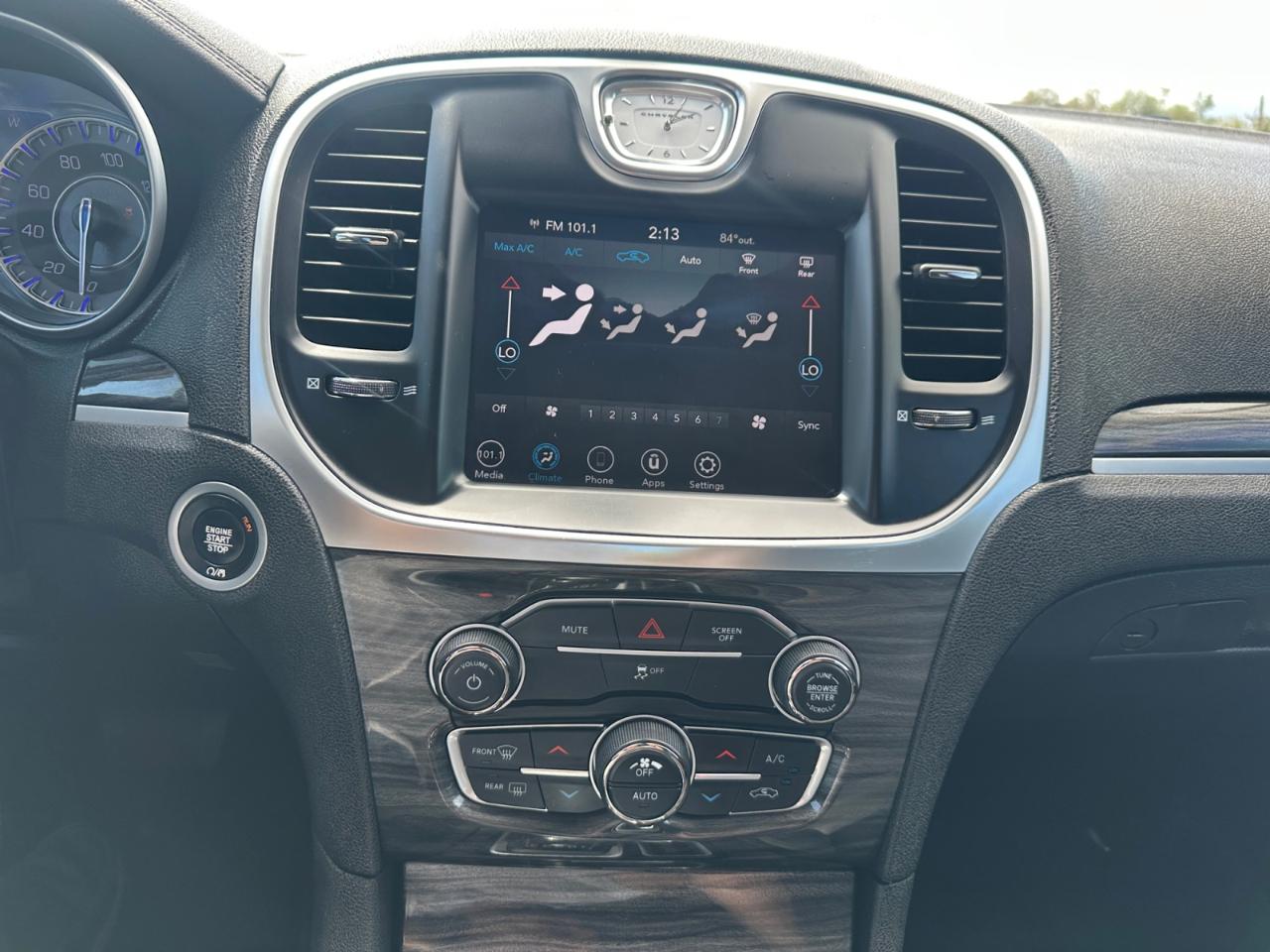 Chrysler 300 Touring 2021