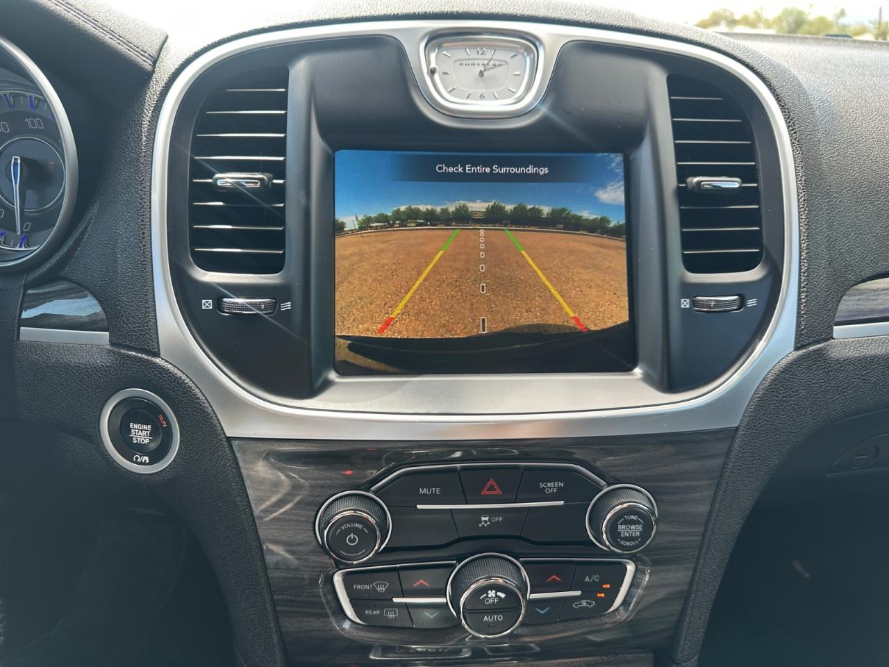 Chrysler 300 Touring 2021