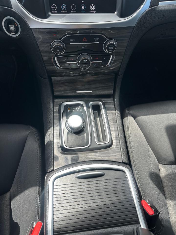 Chrysler 300 Touring 2021