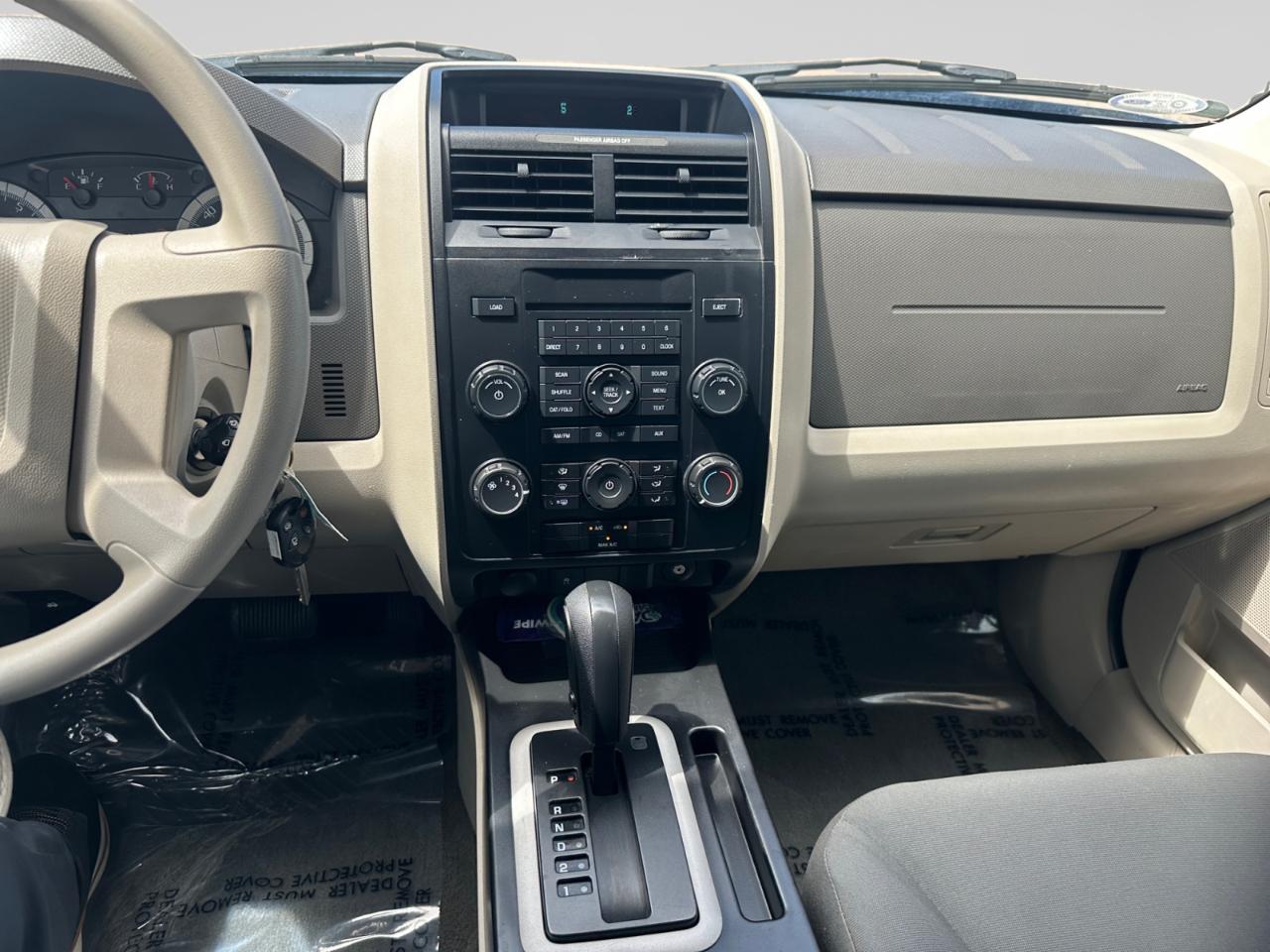 Ford Escape XLS 4D SUV FWD 2008