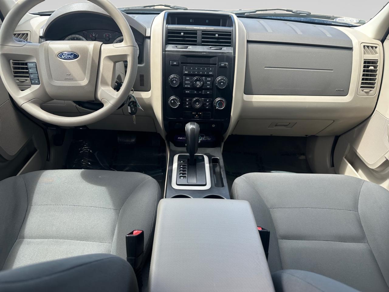 Ford Escape XLS 4D SUV FWD 2008