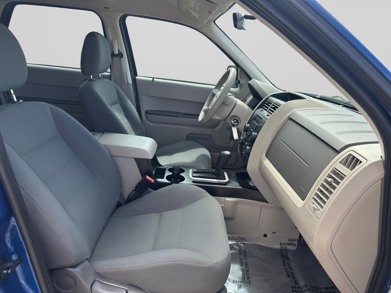 Ford Escape XLS 4D SUV FWD 2008