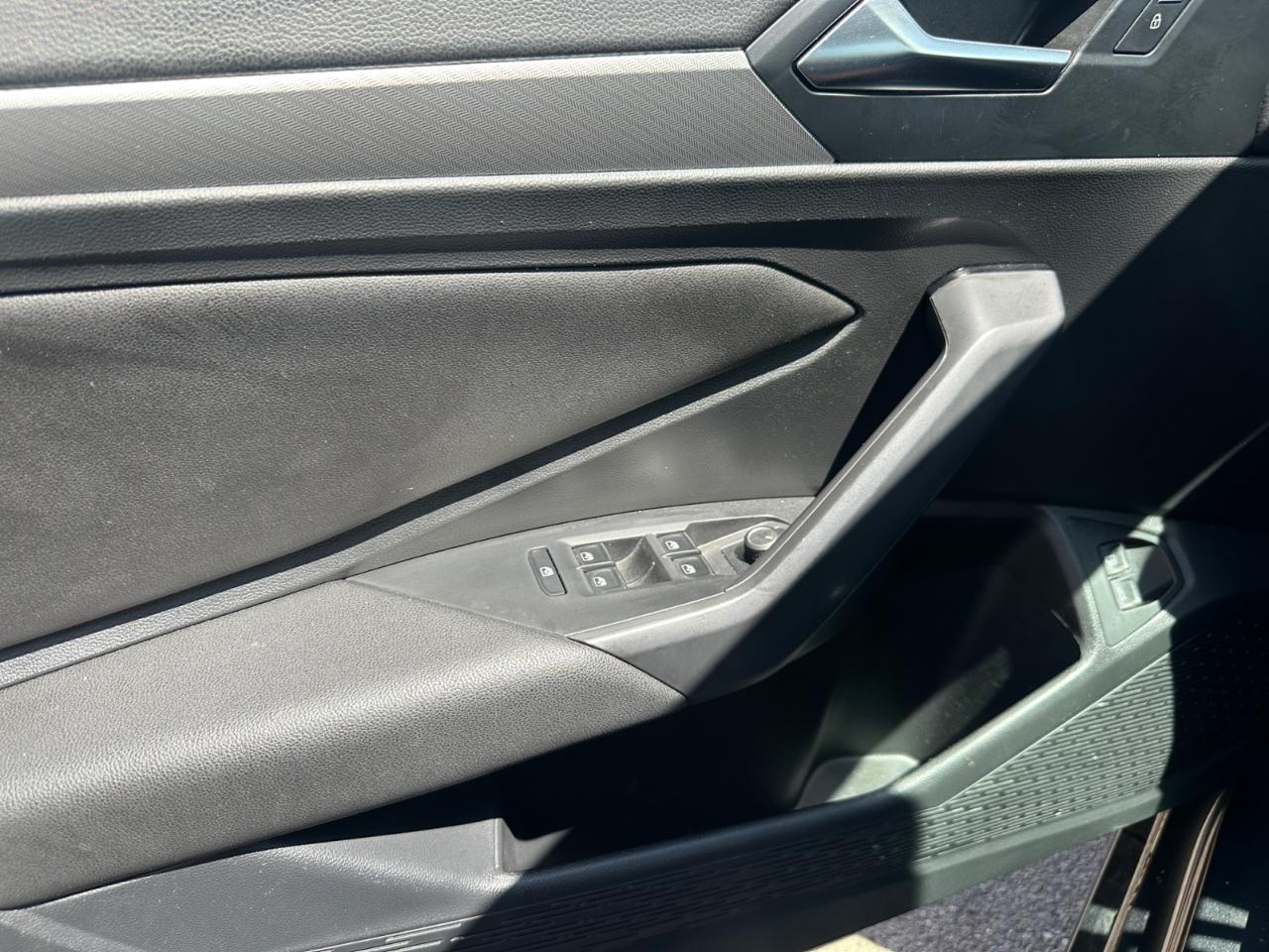 Volkswagen Jetta 1.4T S 8A 2021