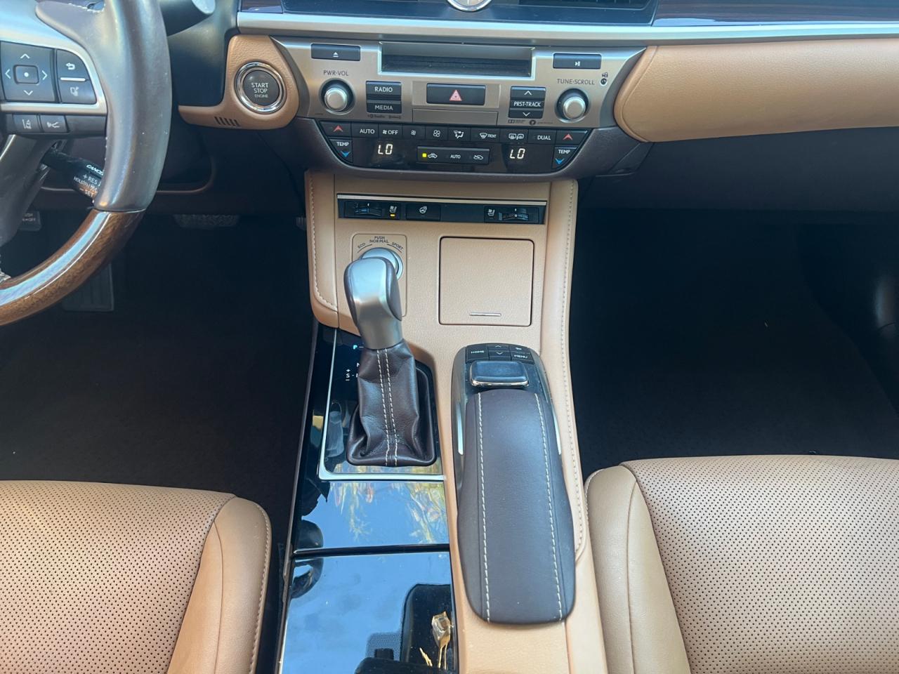Lexus ES 350 Sedan 2017