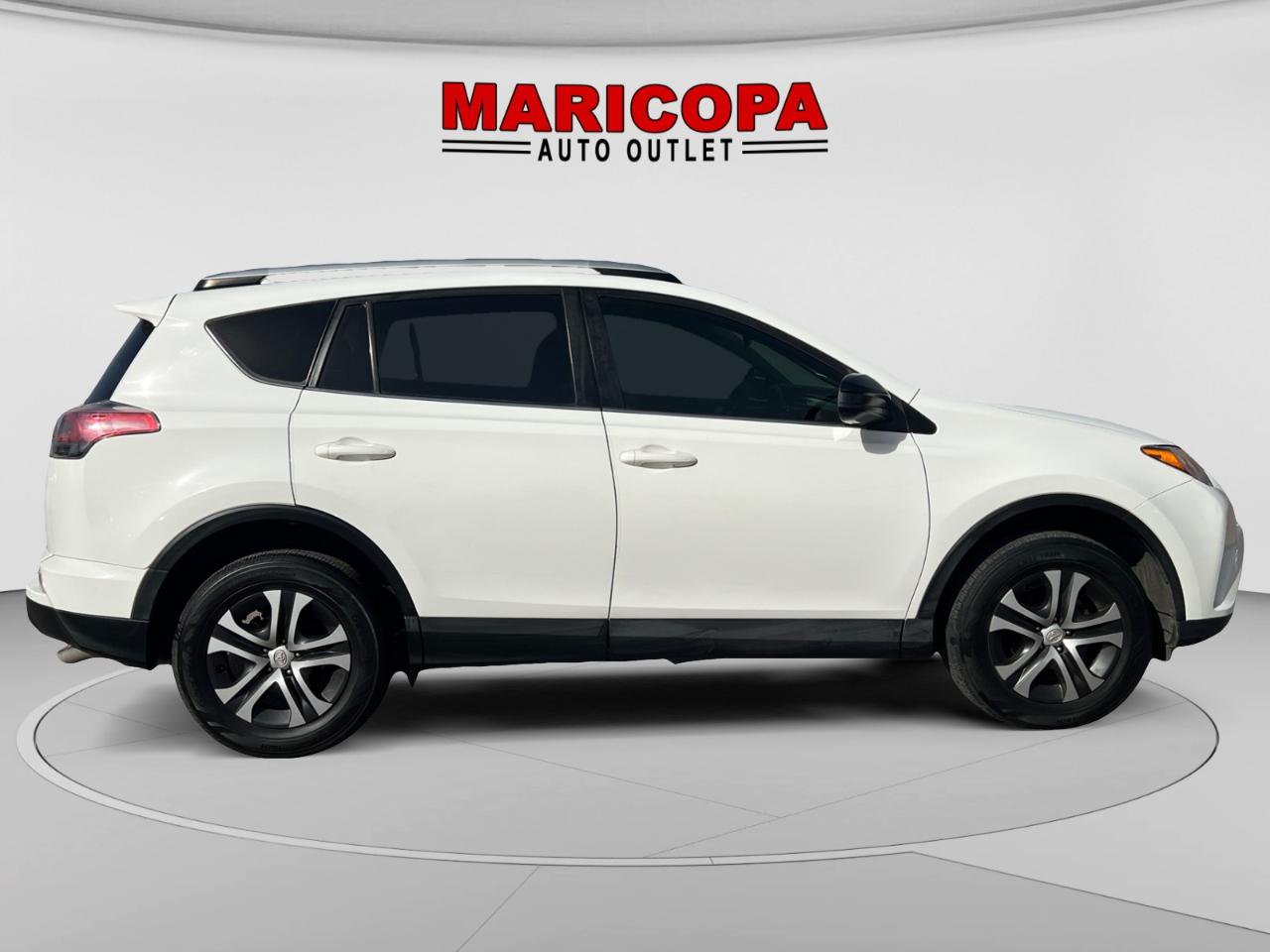Toyota RAV4 LE FWD 2016