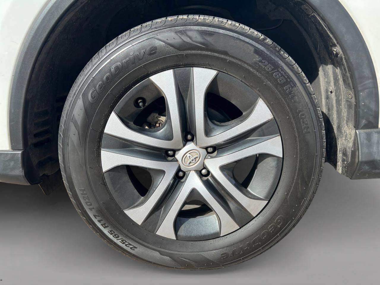 Toyota RAV4 LE FWD 2016