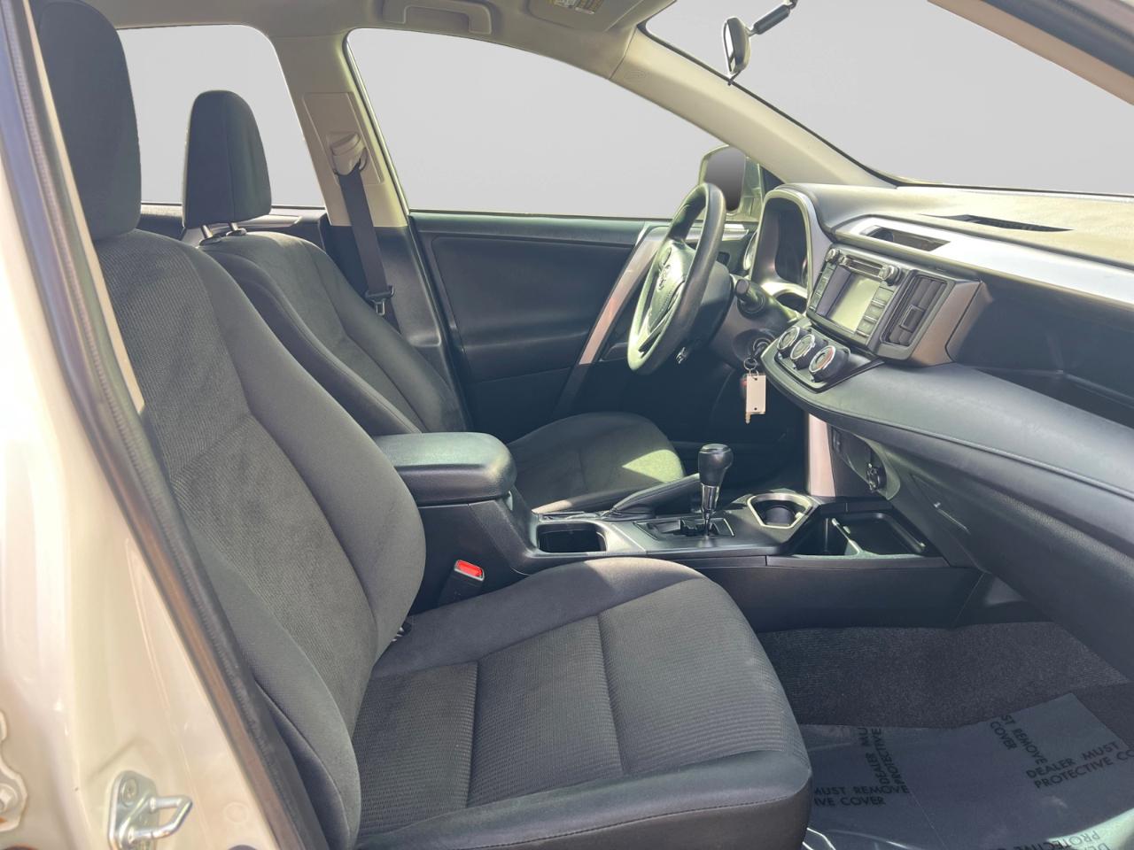 Toyota RAV4 LE FWD 2016