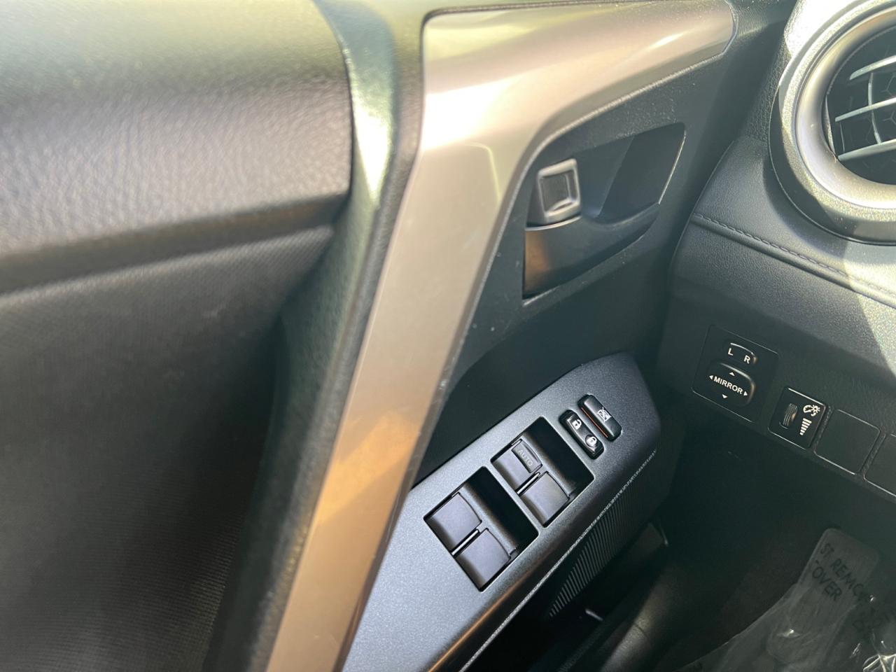Toyota RAV4 LE FWD 2016