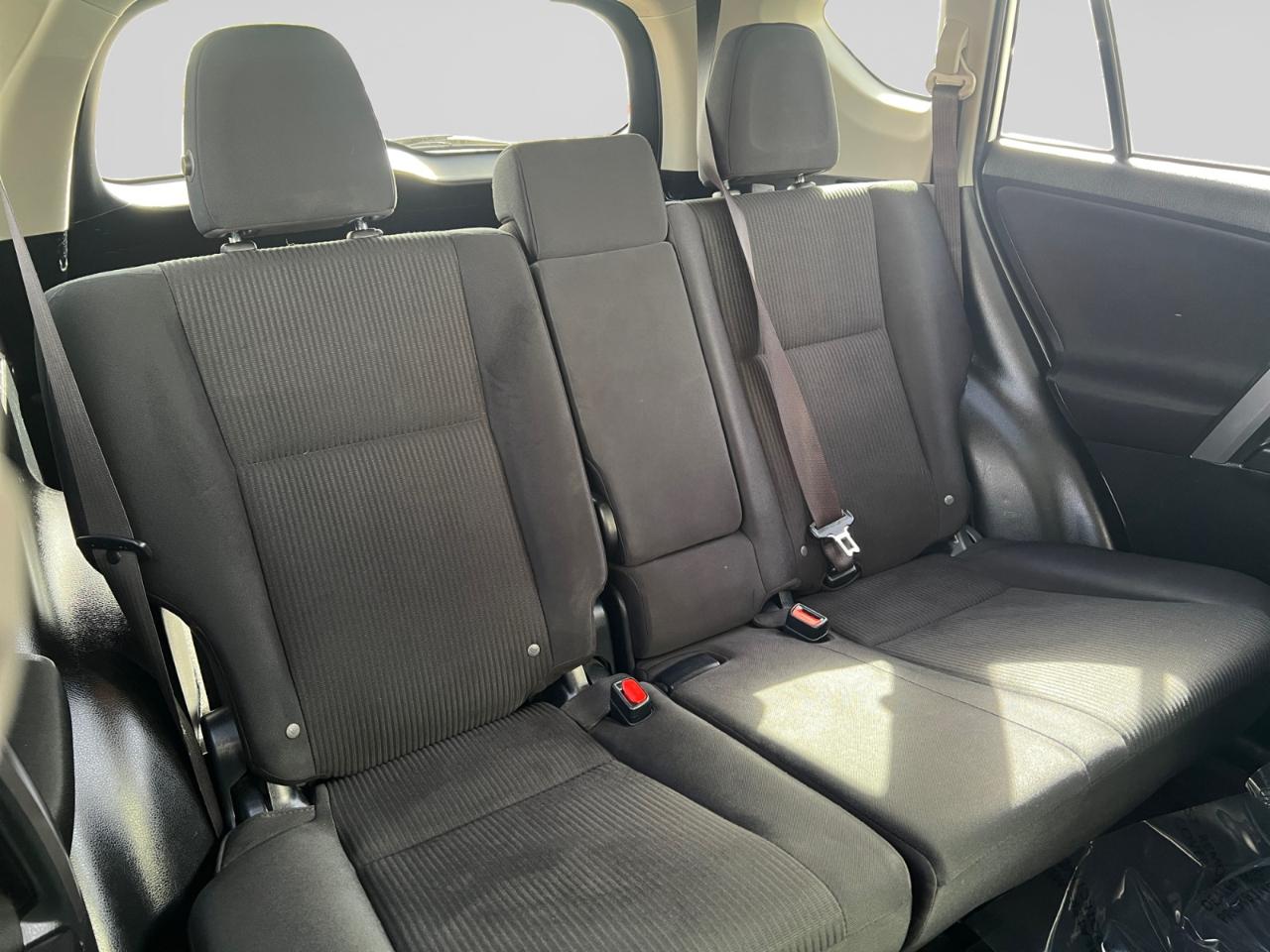 Toyota RAV4 LE FWD 2016