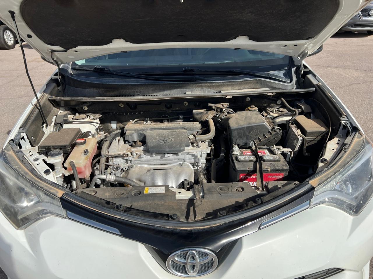 Toyota RAV4 LE FWD 2016