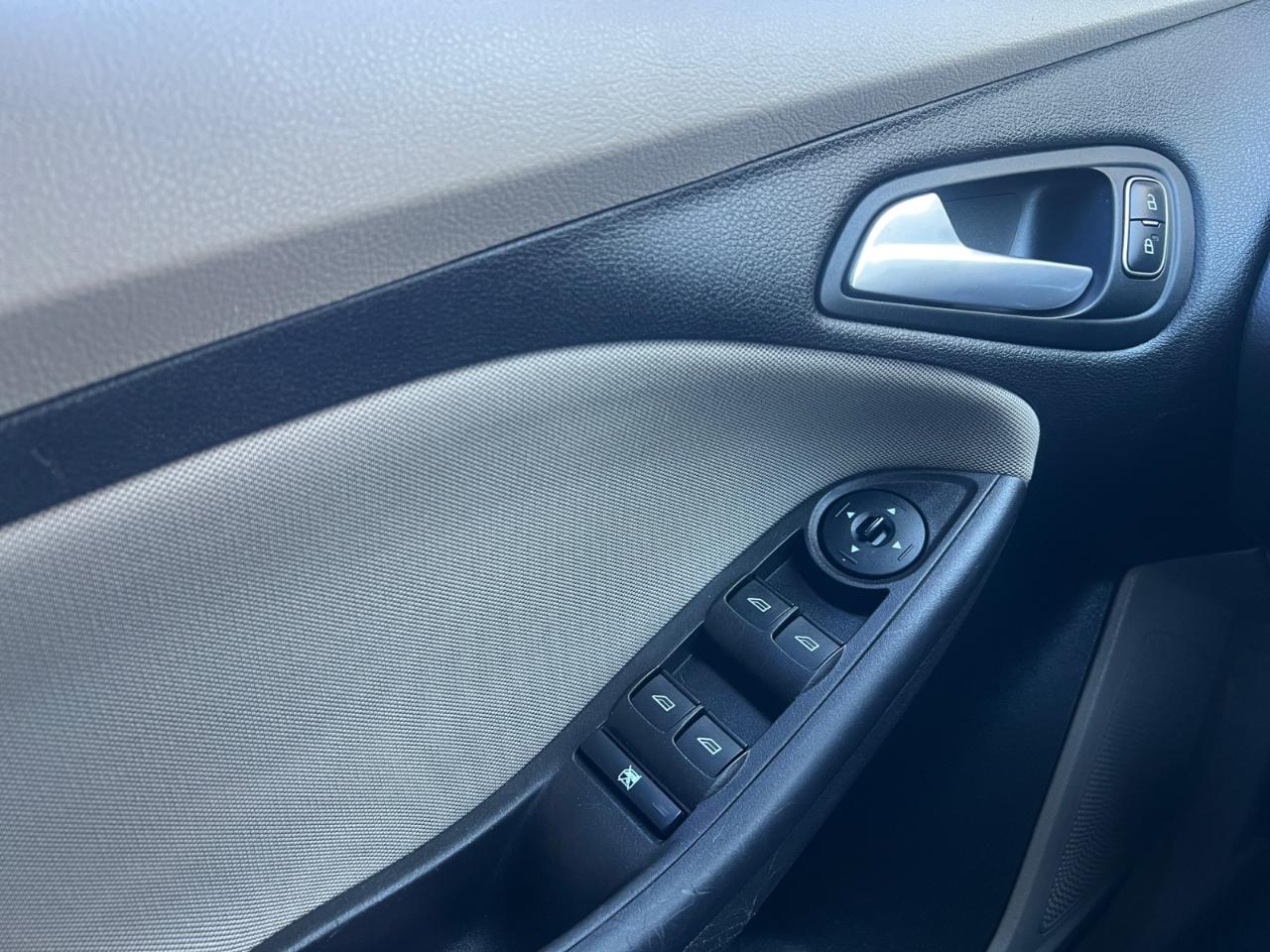 Ford Focus SE Sedan 2018