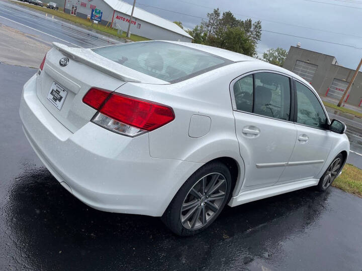2013 Subaru Legacy 2.5i Premium photo 3