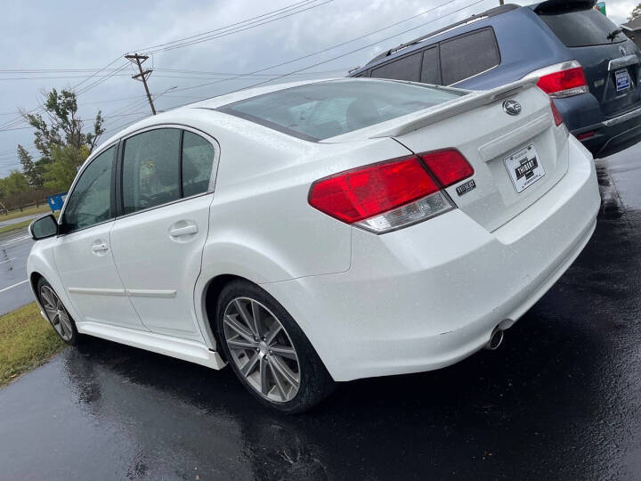 2013 Subaru Legacy 2.5i Premium photo 4
