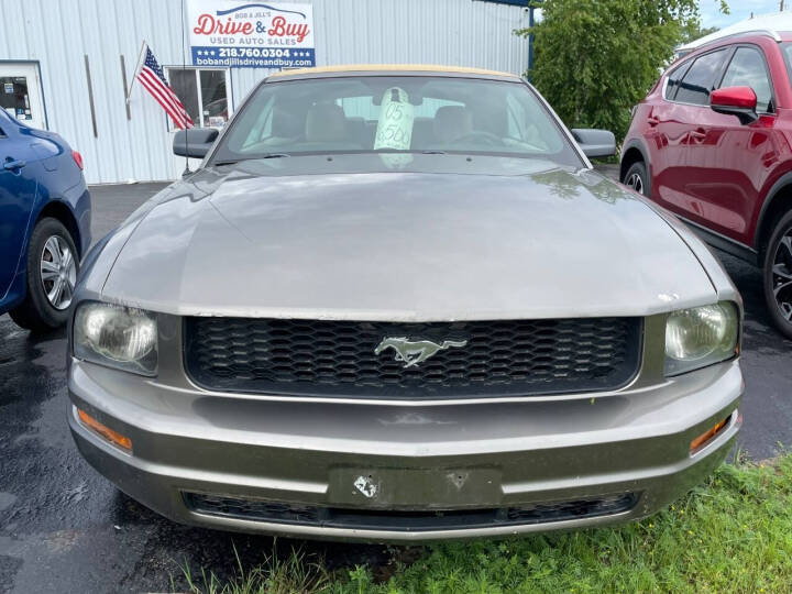 2005 Ford Mustang V6 Deluxe Convertible photo 3