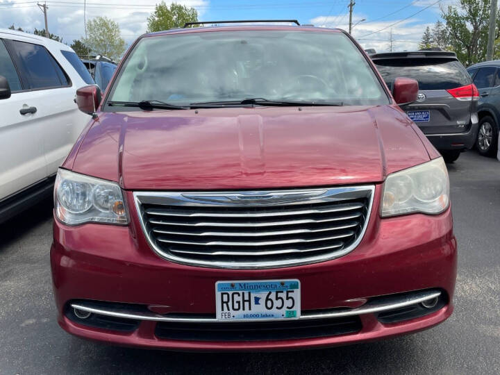 2014 Chrysler Town & Country Touring photo 4