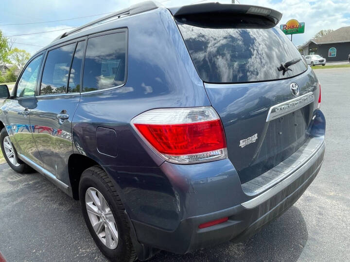 2013 Toyota Highlander Base photo 3