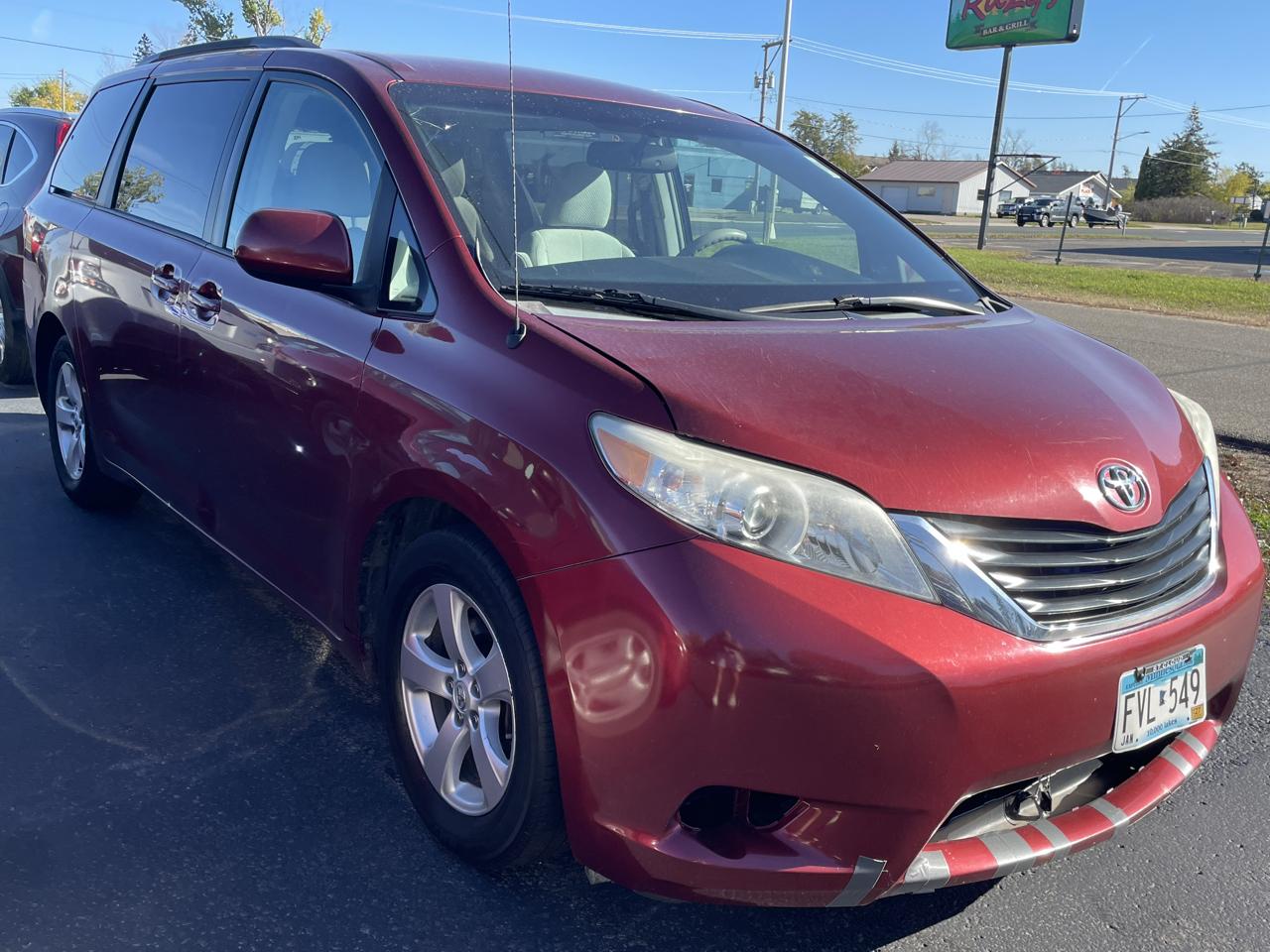 2013 Toyota Sienna LE FWD 8-Passenger V6