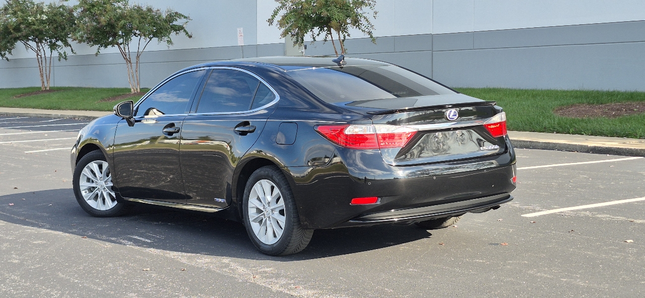 Lexus ES 300h Premium 2013 Lexus ES 300h Premium 2013