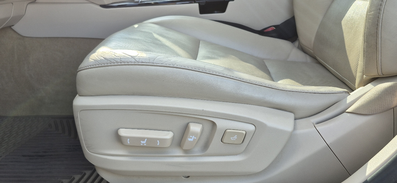 Lexus ES 300h Premium 2013 Lexus ES 300h Premium 2013