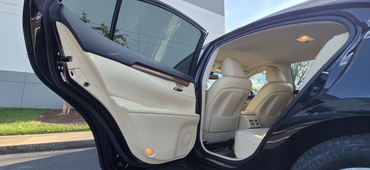 Lexus ES 300h Premium 2013 Lexus ES 300h Premium 2013