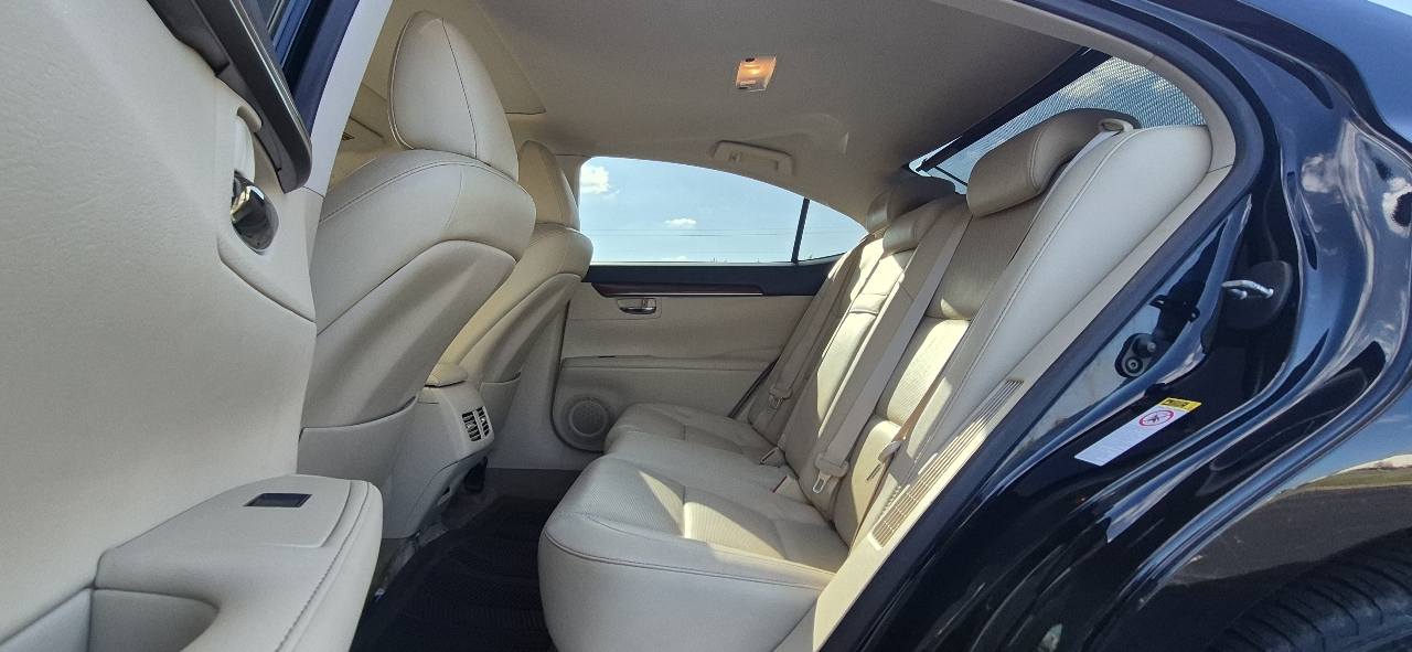 Lexus ES 300h Premium 2013 Lexus ES 300h Premium 2013