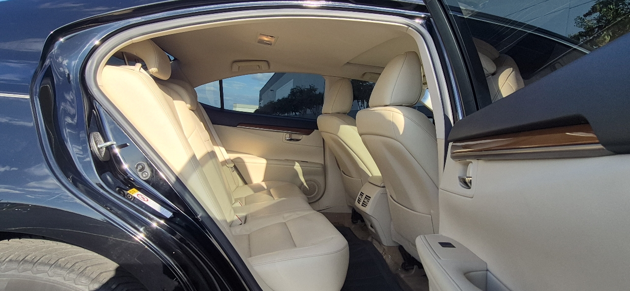 Lexus ES 300h Premium 2013 Lexus ES 300h Premium 2013