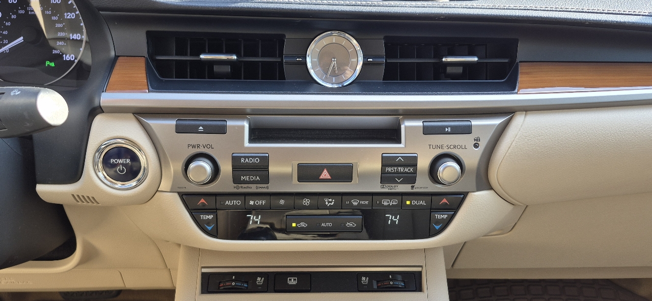 Lexus ES 300h Premium 2013 Lexus ES 300h Premium 2013