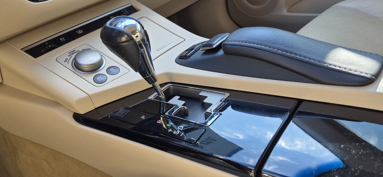 Lexus ES 300h Premium 2013 Lexus ES 300h Premium 2013