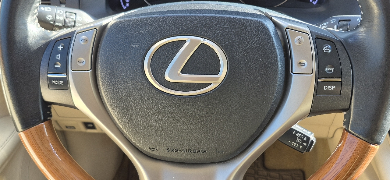 Lexus ES 300h Premium 2013 Lexus ES 300h Premium 2013