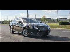 2013 Lexus ES 300h  2013 Lexus ES 300h