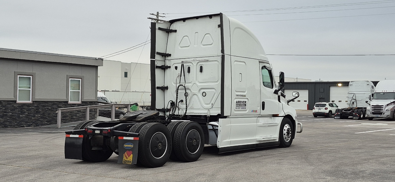 Freightliner New Cascadia 126  2022