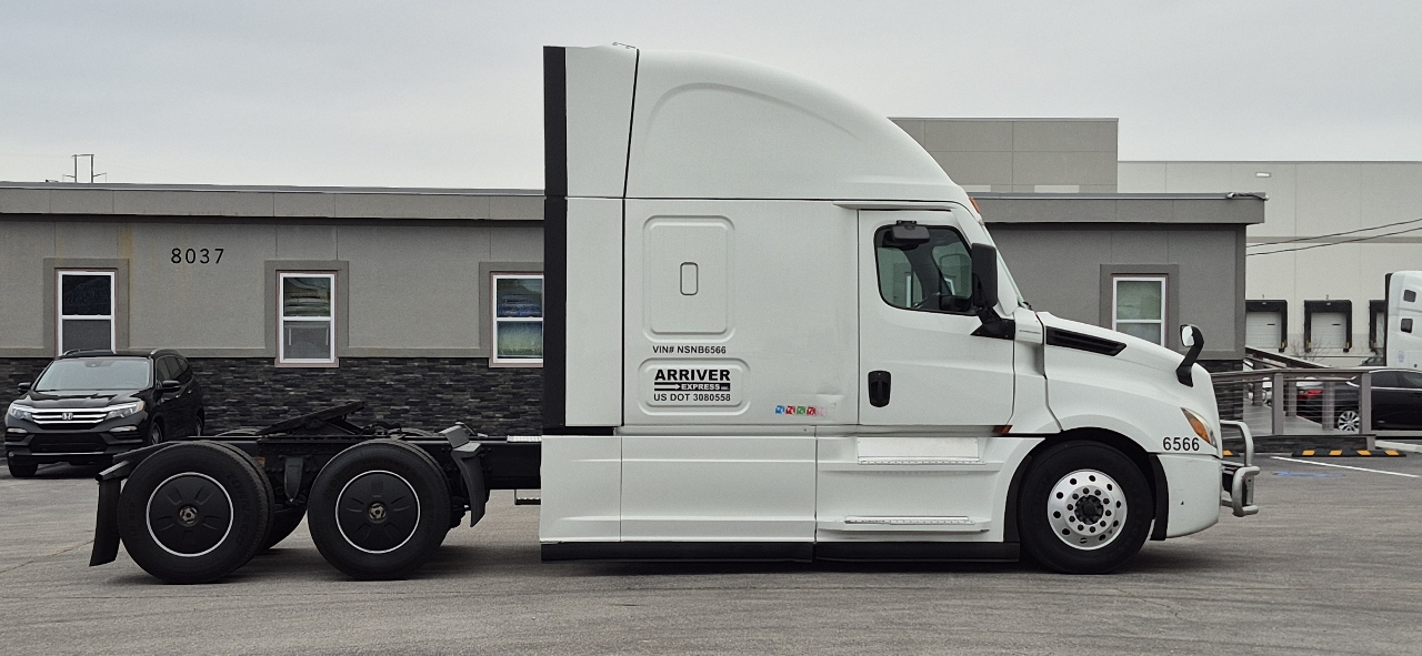 Freightliner New Cascadia 126  2022