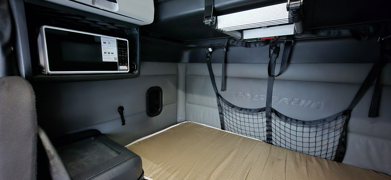 Freightliner New Cascadia 126  2022