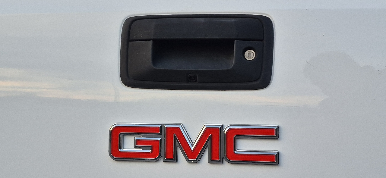 GMC Sierra 2500HD SLE Crew Cab 4WD 2015