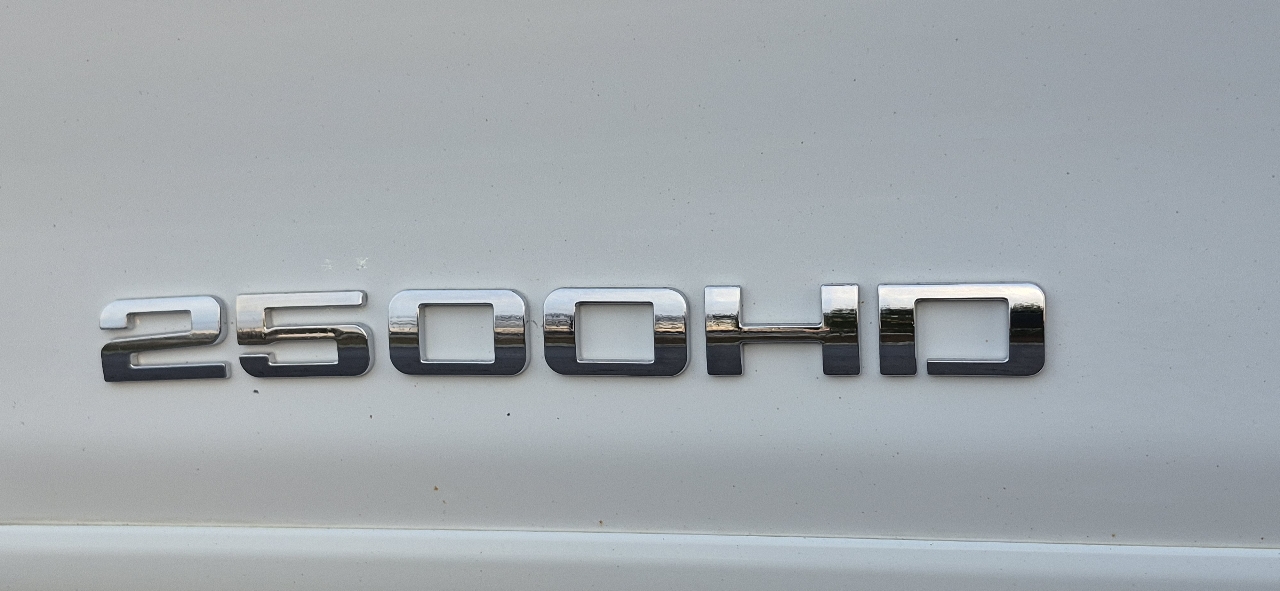 GMC Sierra 2500HD SLE Crew Cab 4WD 2015