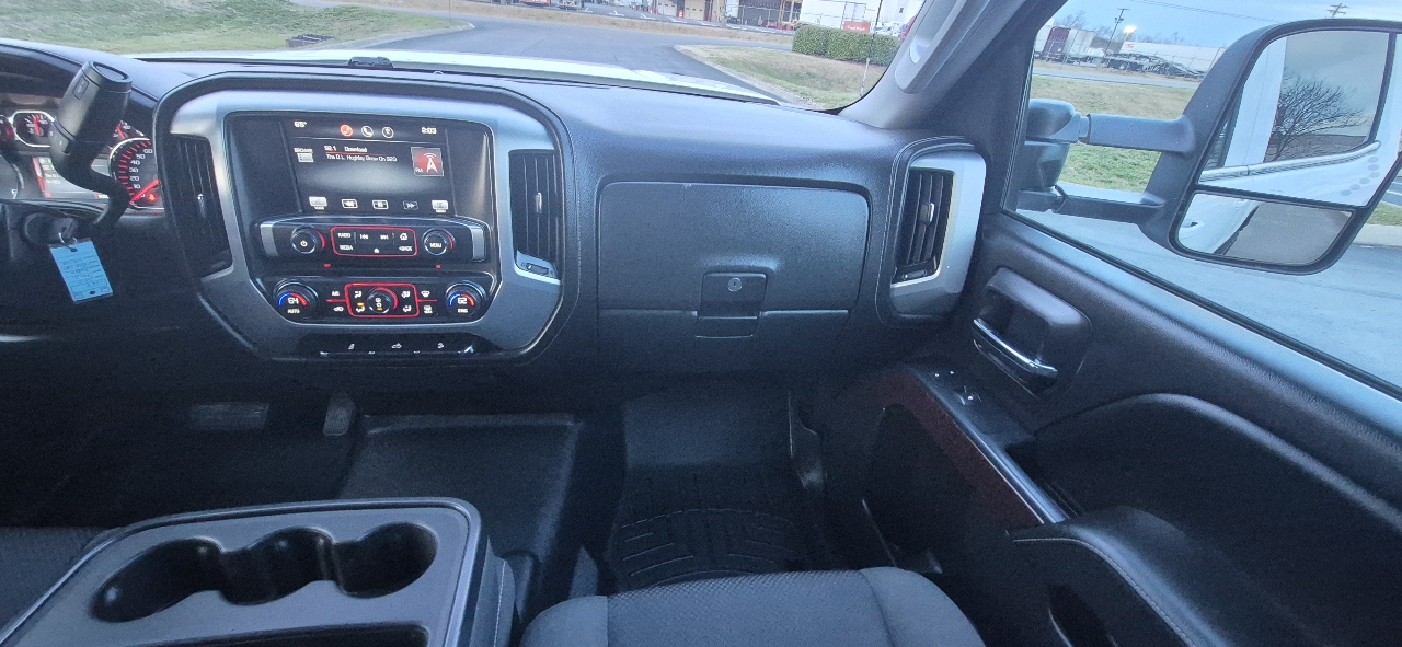 GMC Sierra 2500HD SLE Crew Cab 4WD 2015