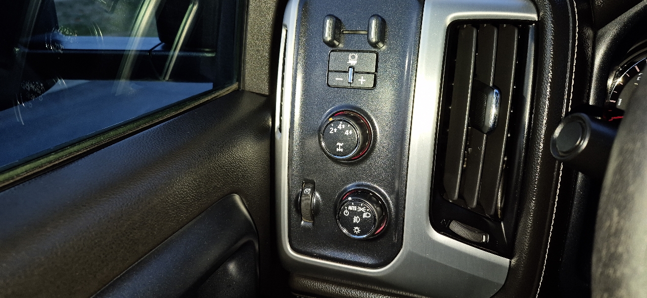 GMC Sierra 2500HD SLE Crew Cab 4WD 2015