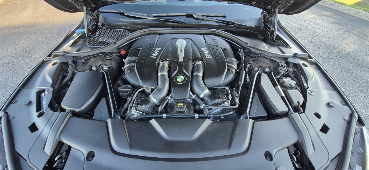 BMW 7-Series 750i xDrive 2016