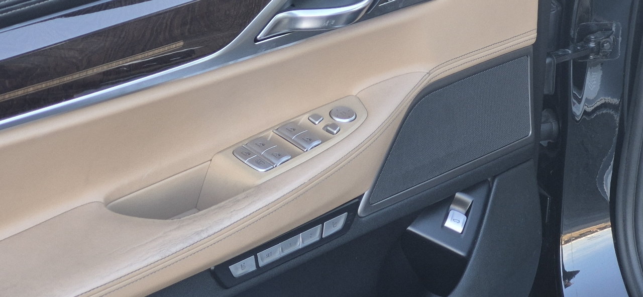 BMW 7-Series 750i xDrive 2016