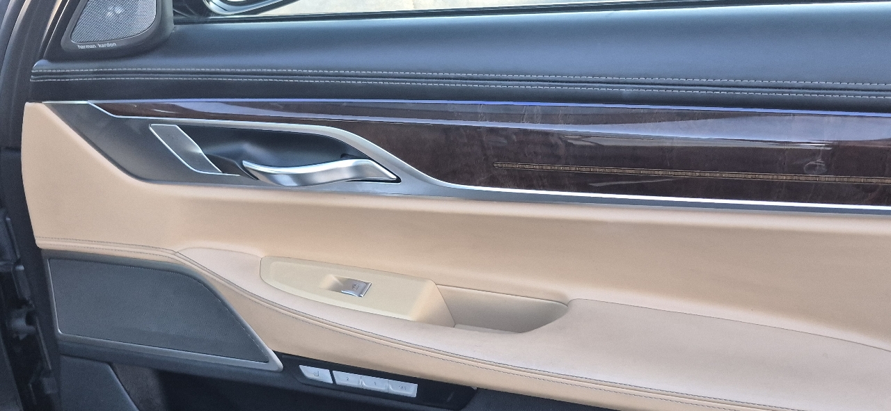 BMW 7-Series 750i xDrive 2016