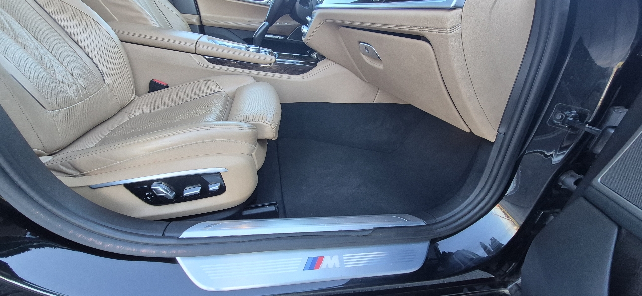 BMW 7-Series 750i xDrive 2016