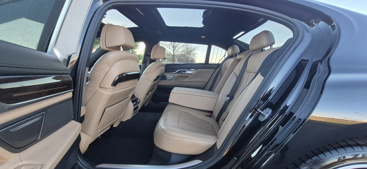 BMW 7-Series 750i xDrive 2016