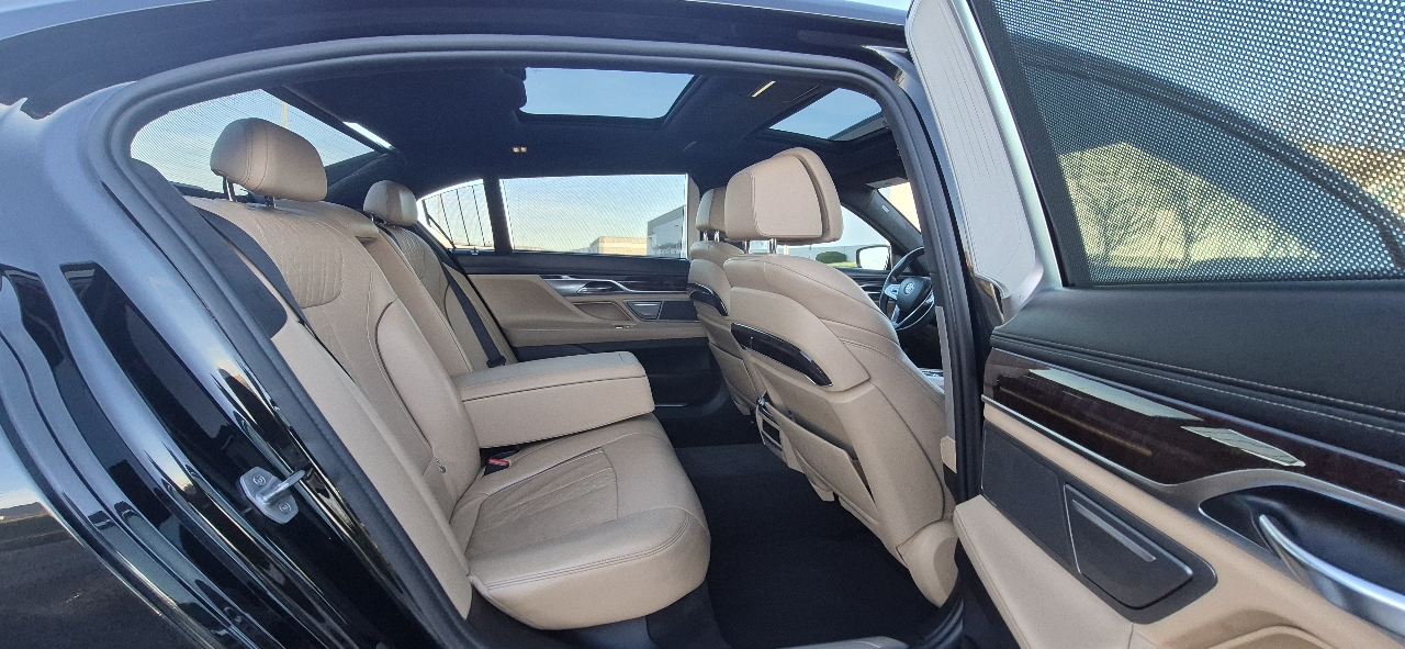 BMW 7-Series 750i xDrive 2016