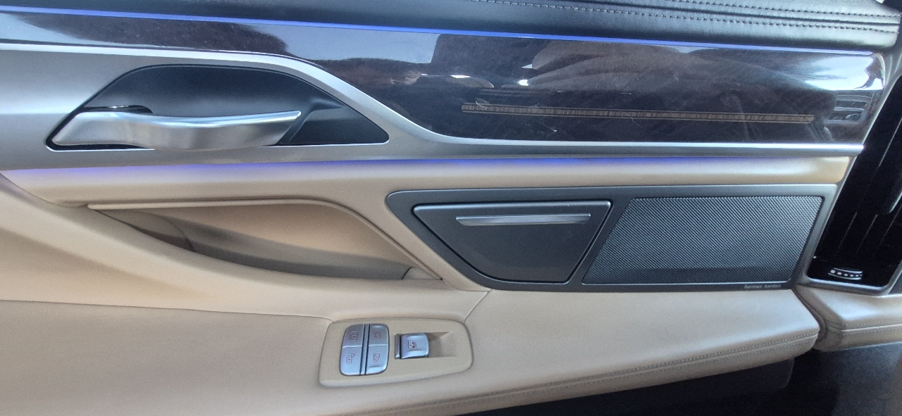 BMW 7-Series 750i xDrive 2016