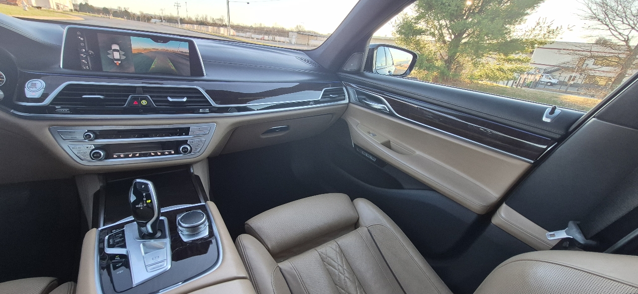 BMW 7-Series 750i xDrive 2016