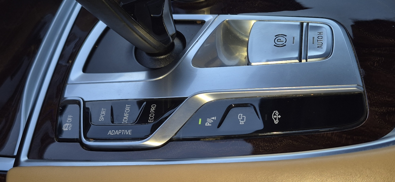 BMW 7-Series 750i xDrive 2016