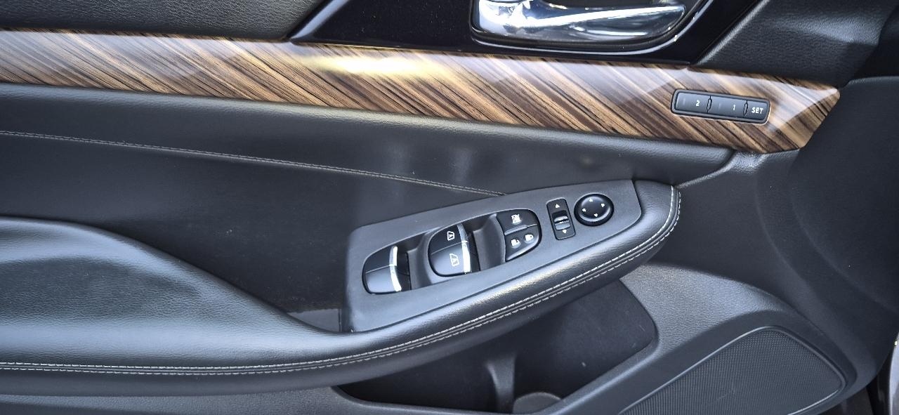 Nissan Maxima 4dr Sdn 3.5 Platinum 2016