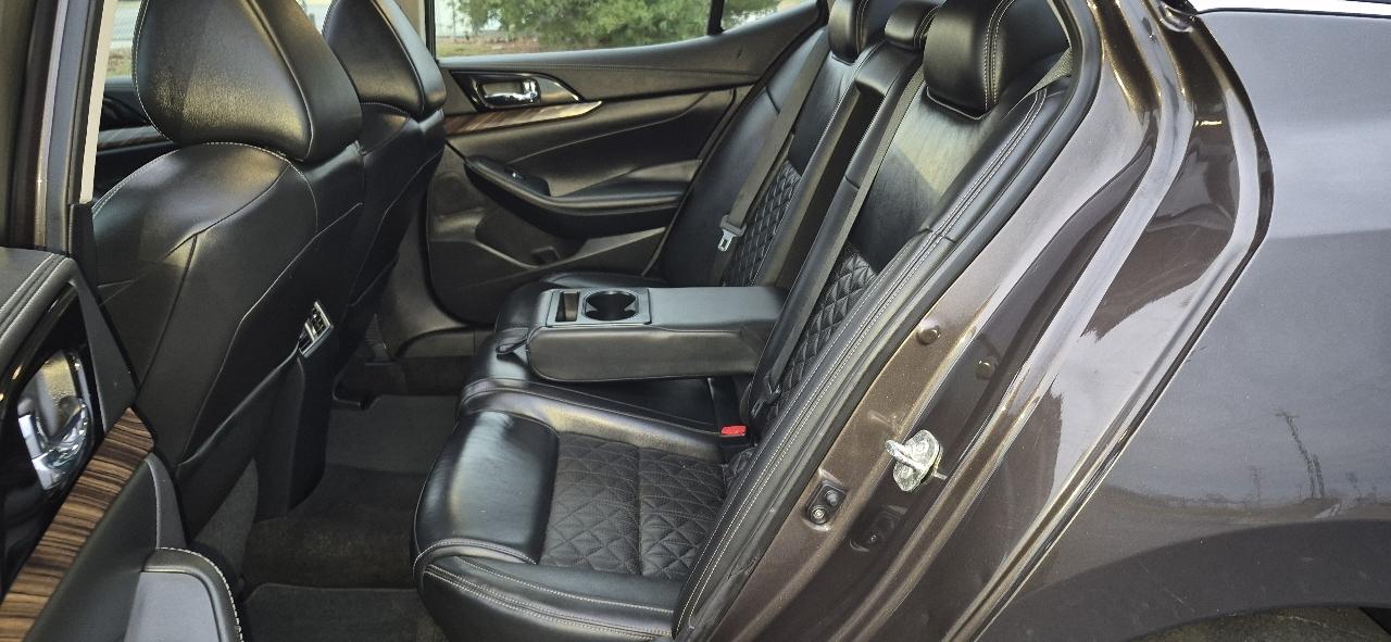 Nissan Maxima 4dr Sdn 3.5 Platinum 2016