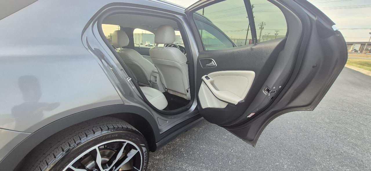 Mercedes-Benz GLA-Class GLA250 2015